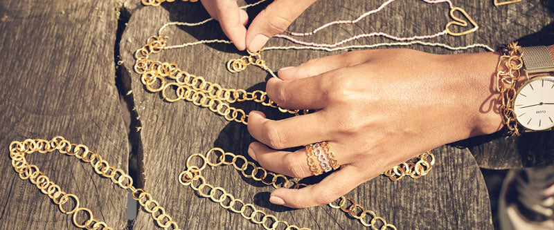 Cuidado de joyas de oro: Guía para mantenerlas en perfecto estado - La veleza - Joyería colombiana