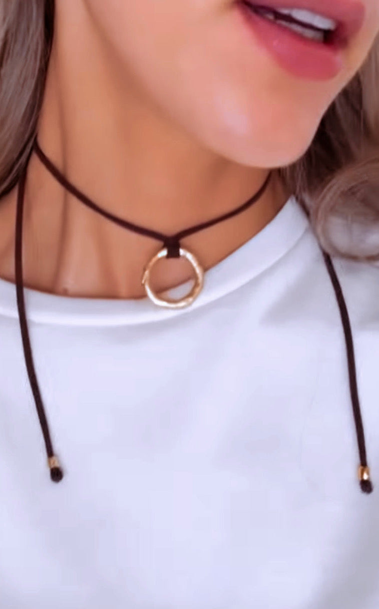 Cuerito INTI de Laveleza, piel natural de color marrón, con textura suave y acabado liso para accesorios o decoración.